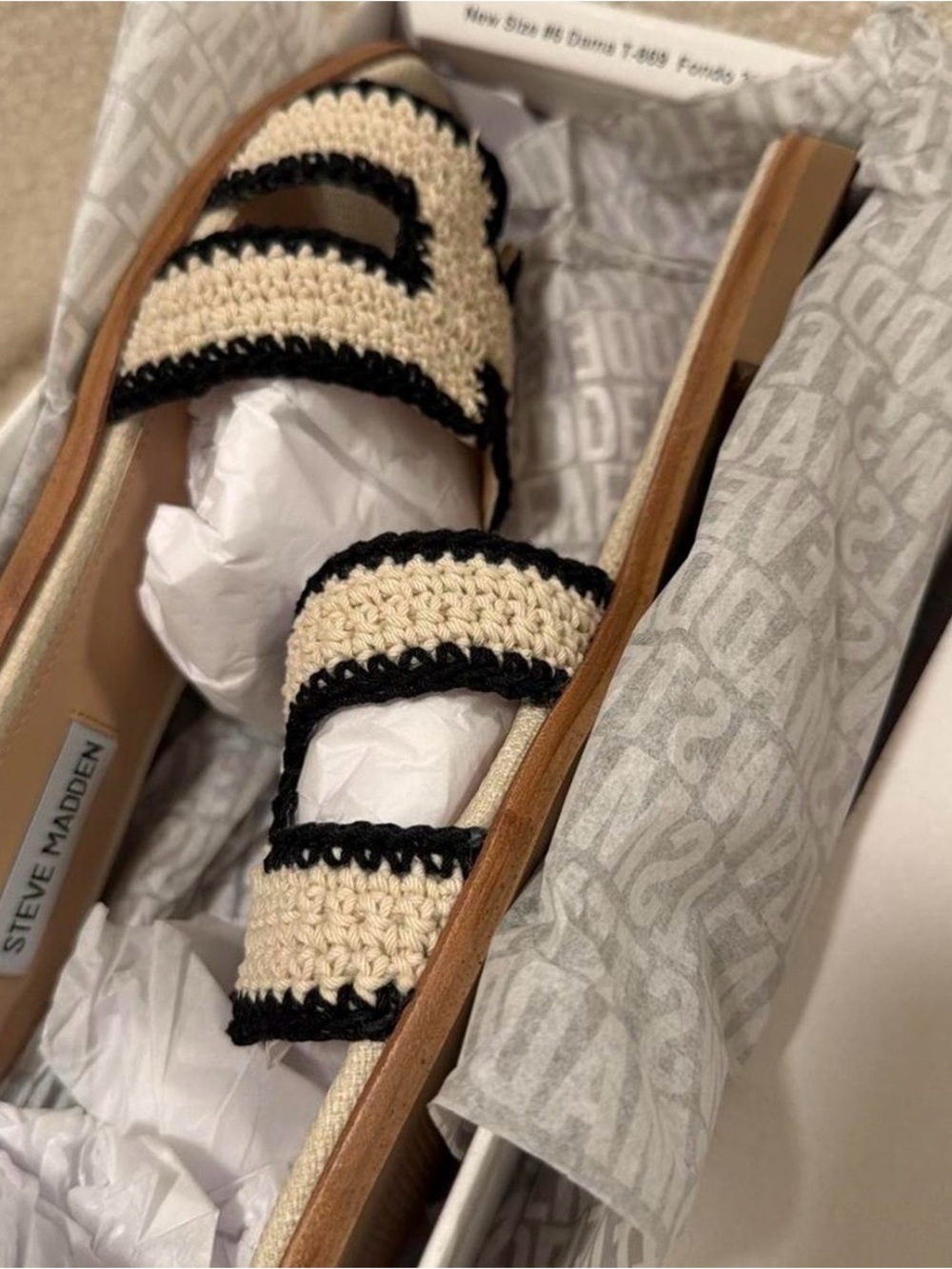 Steve Madden Beige Crochet Slide Sandals with Black Trim - Picture 4 of 4